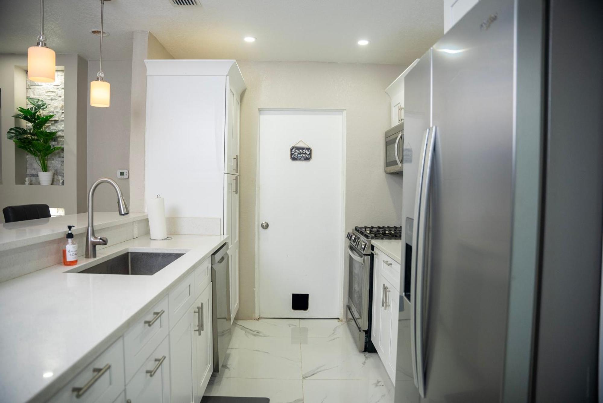 Stunning Modern Home In Tampa With Pool - Just 5 Minutes From Airport! Bagian luar foto