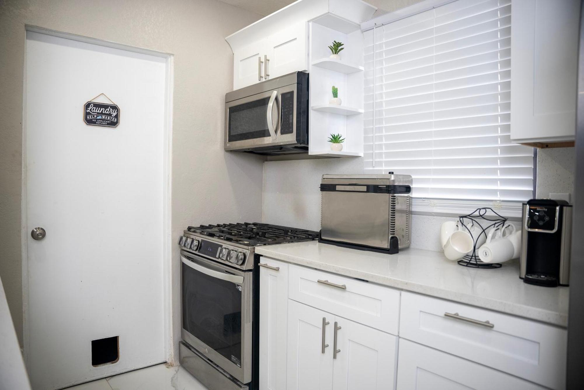 Stunning Modern Home In Tampa With Pool - Just 5 Minutes From Airport! Bagian luar foto