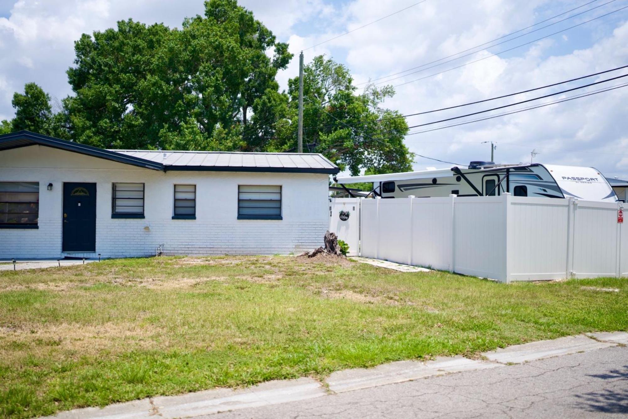 Stunning Modern Home In Tampa With Pool - Just 5 Minutes From Airport! Bagian luar foto