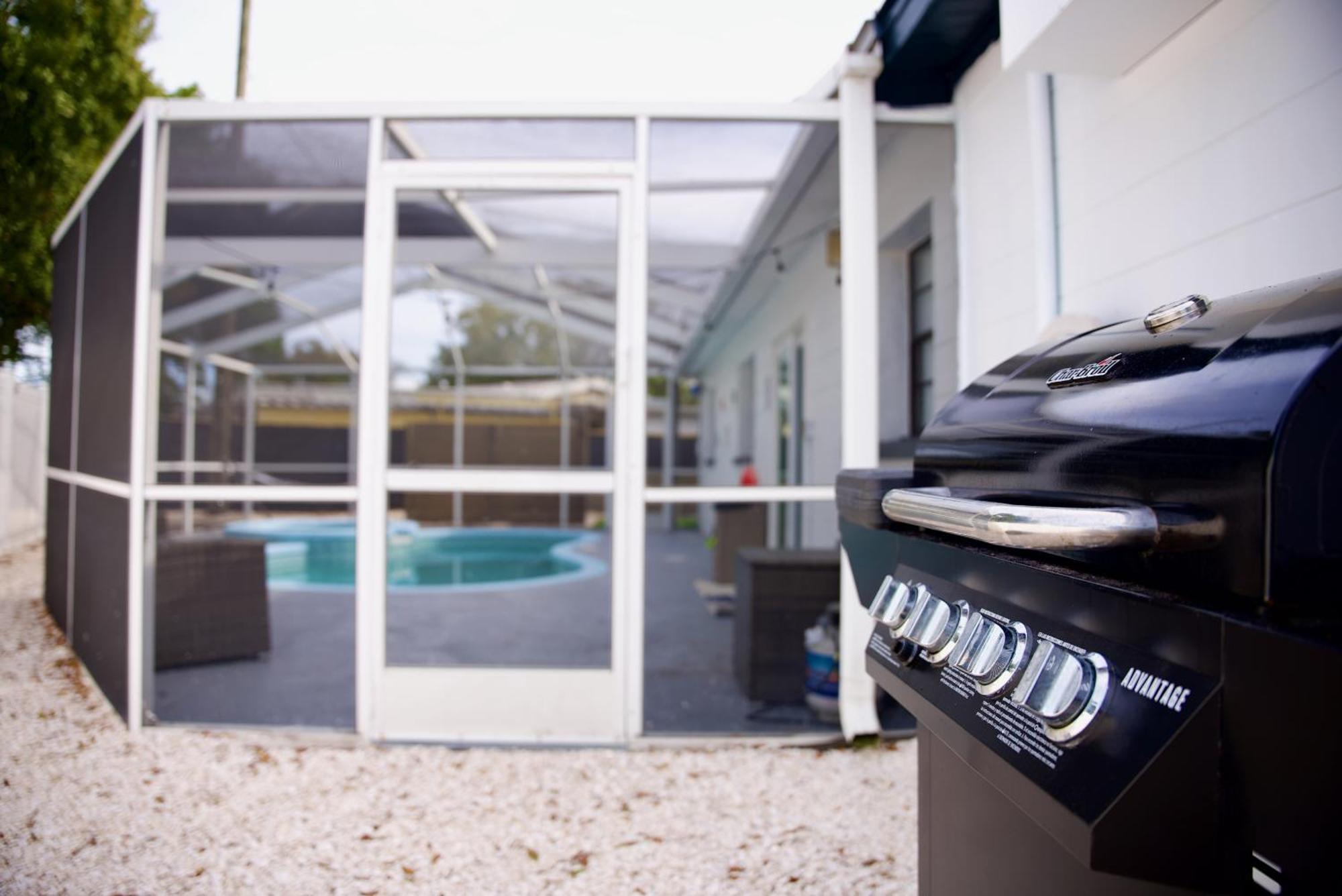 Stunning Modern Home In Tampa With Pool - Just 5 Minutes From Airport! Bagian luar foto
