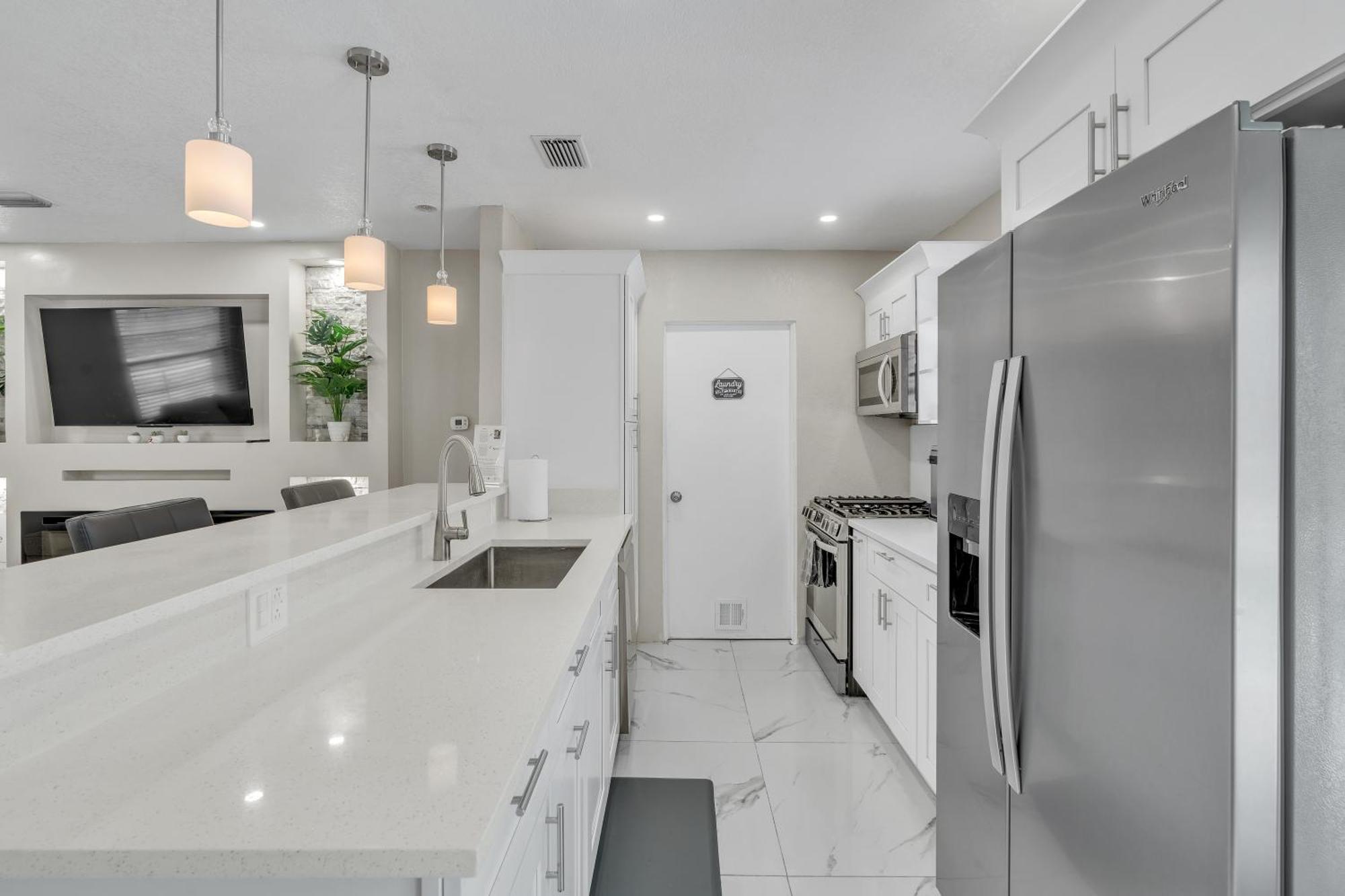 Stunning Modern Home In Tampa With Pool - Just 5 Minutes From Airport! Bagian luar foto