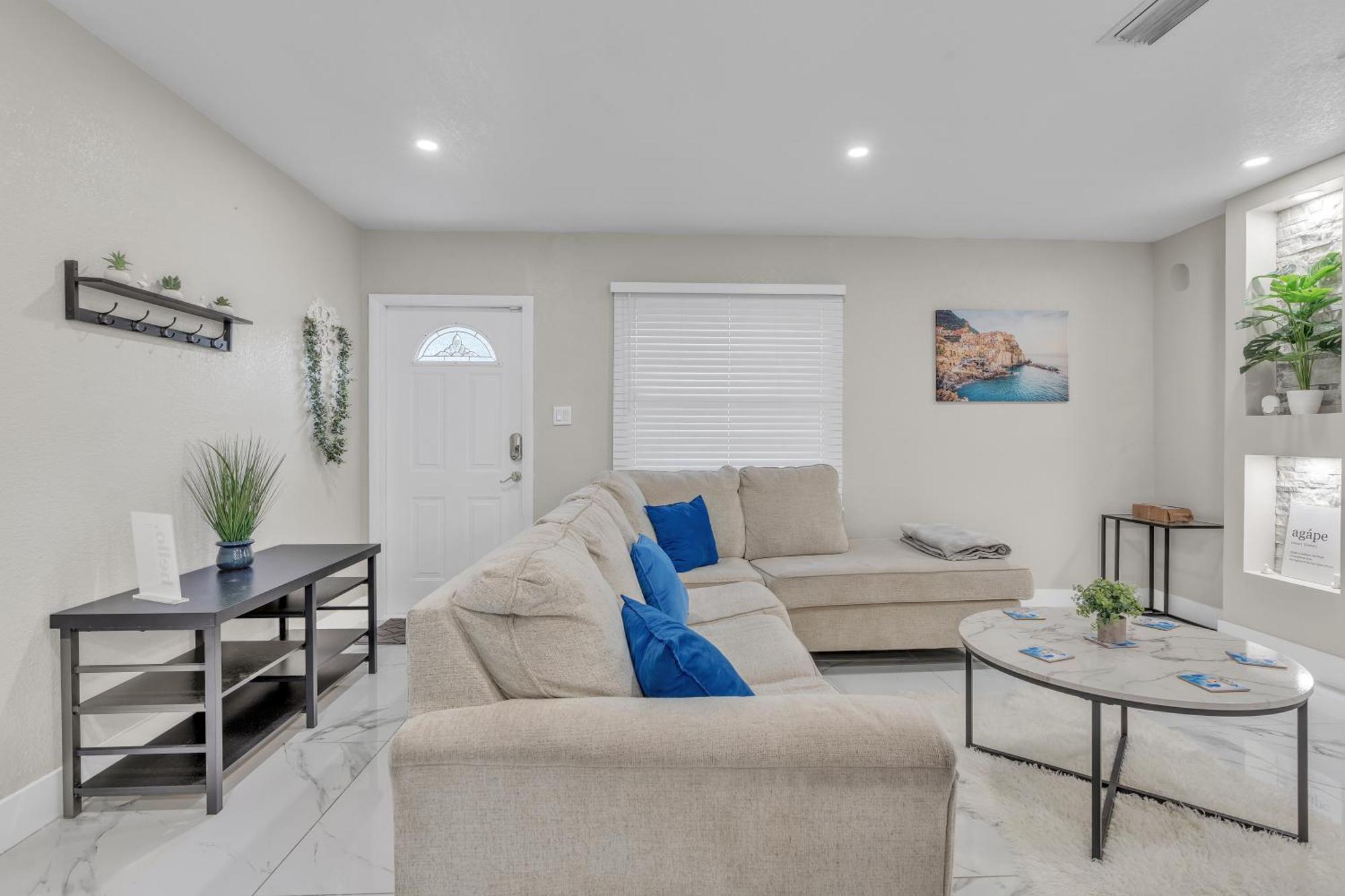 Stunning Modern Home In Tampa With Pool - Just 5 Minutes From Airport! Bagian luar foto