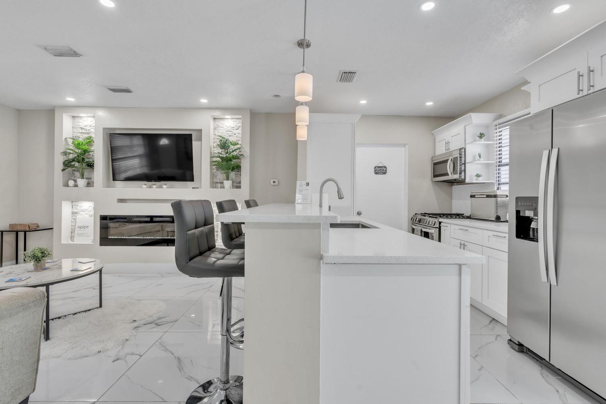 Stunning Modern Home In Tampa With Pool - Just 5 Minutes From Airport! Bagian luar foto