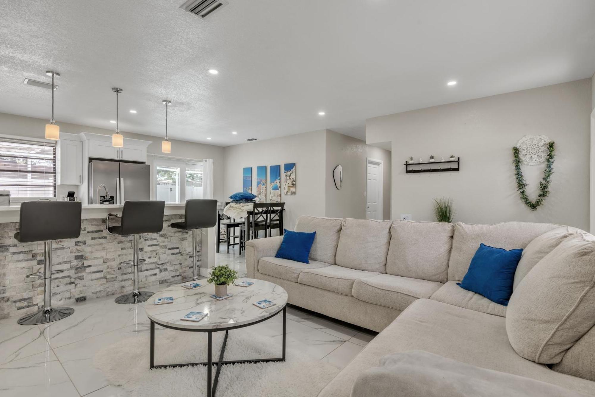 Stunning Modern Home In Tampa With Pool - Just 5 Minutes From Airport! Bagian luar foto